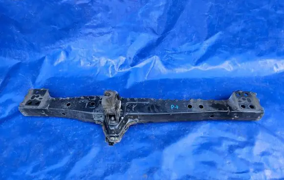 Engine mount bracket