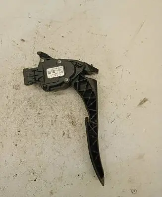Opel Insignia A Accelerator throttle pedal 13237352 6PV00976500