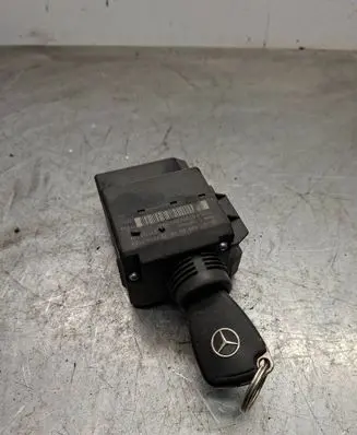 Mercedes-Benz C W203 Ignition lock 2035450508 33002105 1005662850206145