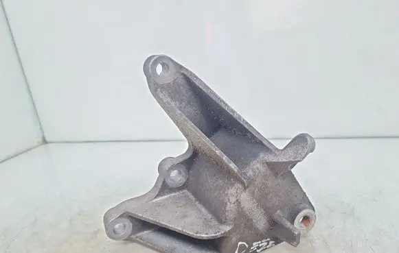 Opel Astra J Engine mounting bracket 13248664