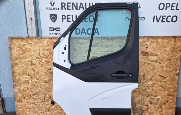 Renault Master III Front door