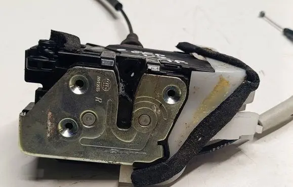 KIA Ceed Rear door lock 81420A2010U2 81420A2010
