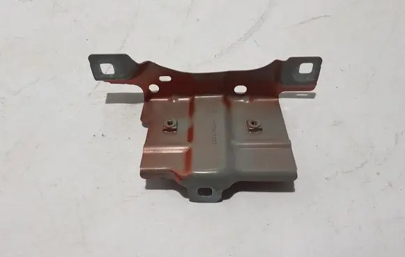 Renault Scenic E-Tech V Fender mounting bracket 663514738R