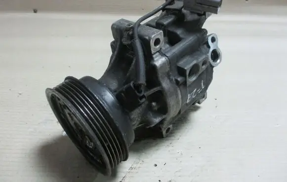 Toyota Corolla Verso E121 Air conditioning (A/C) compressor (pump) 4421003180