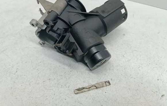 Mercedes-Benz A W168 Ignition lock 1680