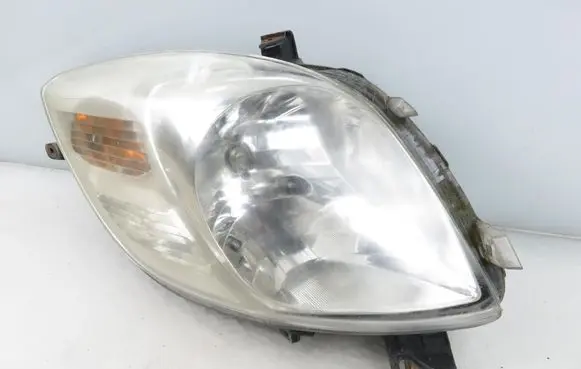 Toyota Yaris Headlight/headlamp 811700D120