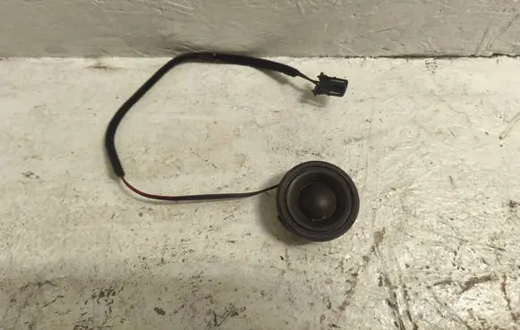 Volkswagen Touareg I Front door high frequency speaker 7L6035415