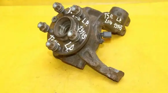 Volkswagen Transporter - Caravelle T5 Front wheel hub spindle knuckle 7H0257G