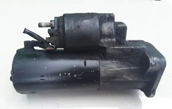 Volkswagen PASSAT B5 Starter motor 068911024H 0001124020