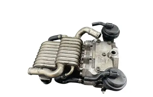 Volkswagen Touareg I EGR valve cooler 07Z131063