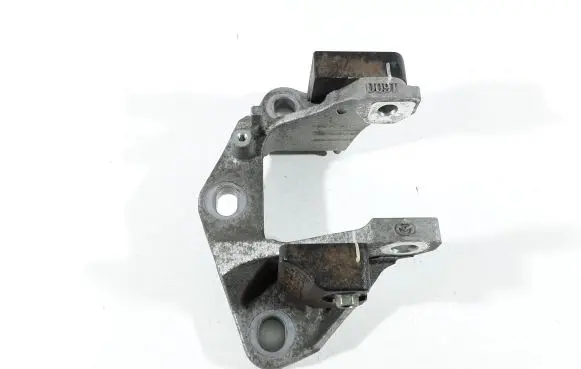 Mazda CX-3 Gearbox mounting bracket D09T39081 D09T39082 D09T