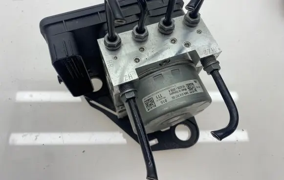 Volkswagen Golf VIII ABS Pump 5WA614517DG 28517964333 10091853963