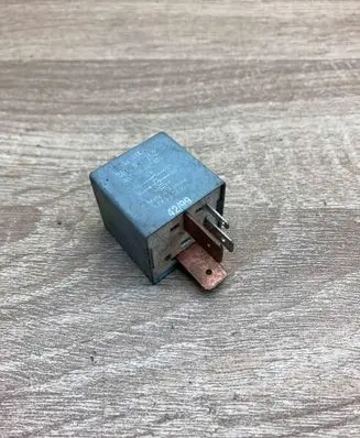 Volkswagen PASSAT B3 Other relay 357911253