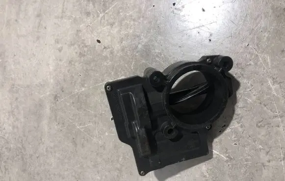 Volkswagen PASSAT B7 Throttle valve 03C128063A