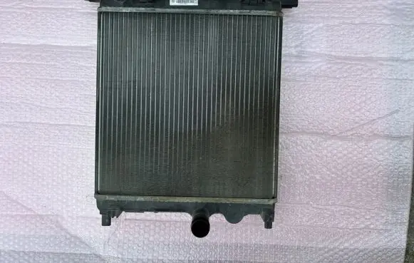 Volkswagen Up Coolant radiator 1S0121253AN RM2082 M159345
