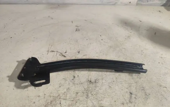 Subaru Legacy Rear door windshield rail 21rr