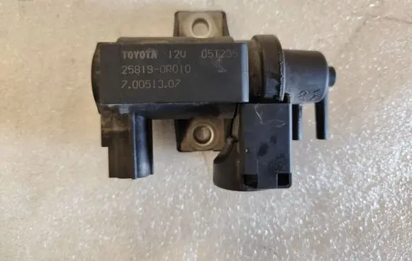 Toyota Corolla Verso AR10 Turbo solenoid valve 258190R010