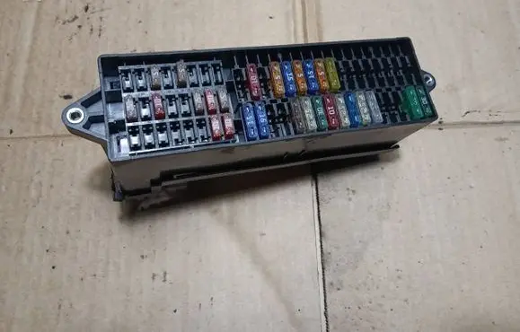 Volkswagen Touran I Fuse module TAB016460