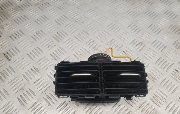 Audi A5 Rear air vent grill 8W0819203