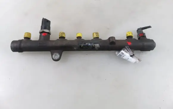 Opel Vivaro Fuel main line pipe 0445214065 8200330912