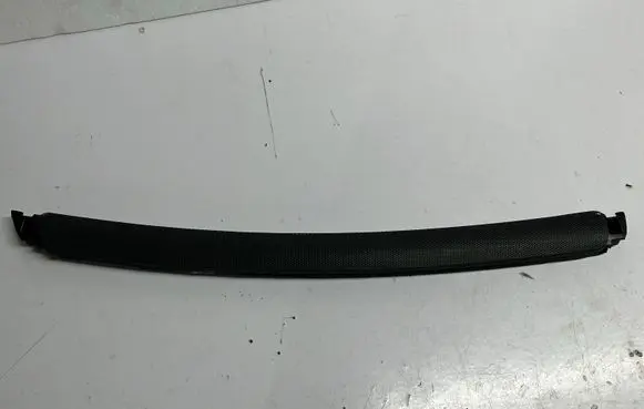 Volvo V70 Dash center air vent grill 2612398