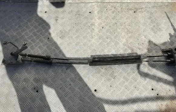 Volkswagen Golf Plus Gear shift cable linkage