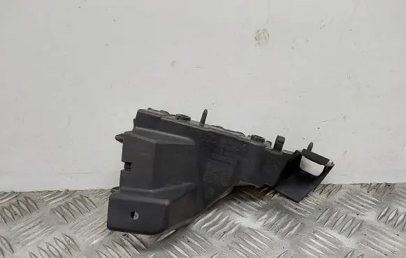 Front bumper mounting bracket