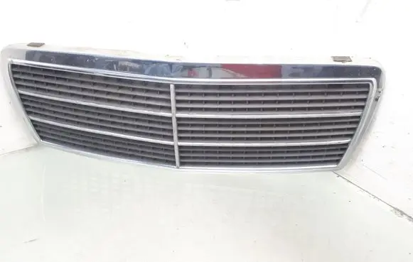 Mercedes-Benz C W202 Front bumper upper radiator grill 2028880023
