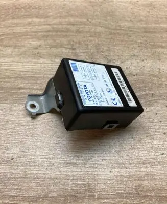 Toyota Corolla Verso AR10 Door control unit/module 897410F010 61B168000 10R02