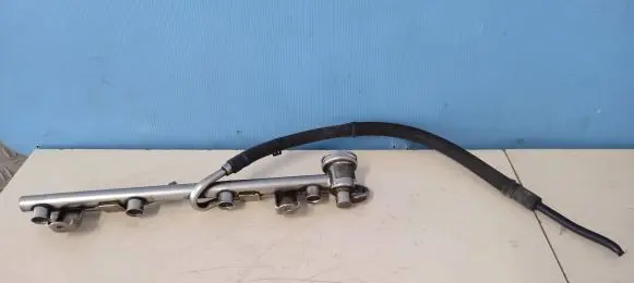 Audi A4 S4 B6 8E 8H Fuel main line pipe 058133681