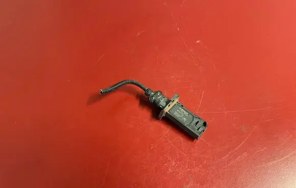 BMW X3 G01 Mass air flow meter 8605565