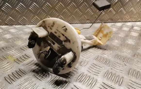 Mercedes-Benz CLK A209 C209 In-tank fuel pump 2114701641