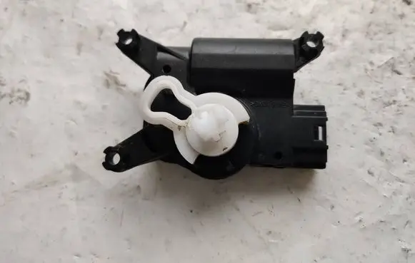 Renault Master III Air flap motor/actuator A21101800