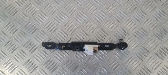 Hyundai i30 Seat belt adjustment rail PU10718