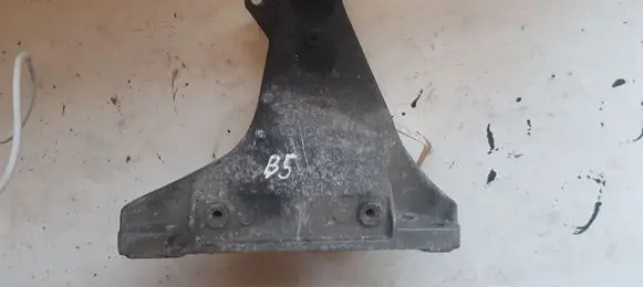 Volkswagen PASSAT B5 Engine mounting bracket 8D0199308L