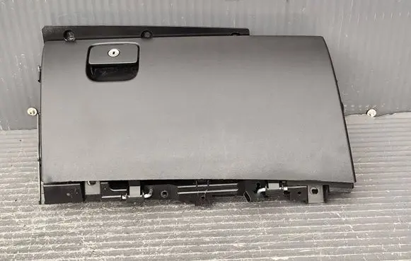 Jaguar XE Glove box GX730060T10AC