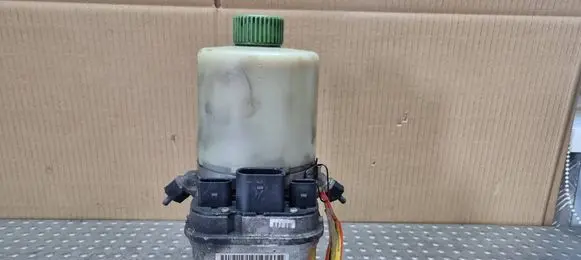 Skoda Fabia Mk2 (5J) Power steering pump 6R0423156A