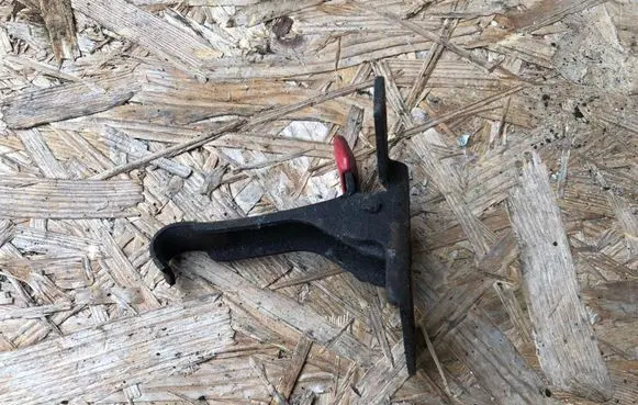 Engine bonnet/hood lock/catch