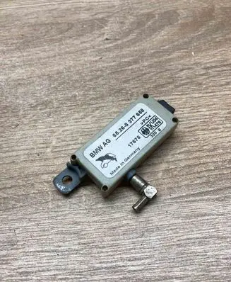 BMW X5 E53 Aerial antenna amplifier 8377658 1675