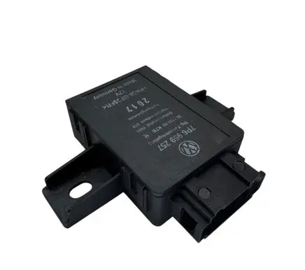 Volkswagen Touareg II Seat heating relay 7p6959257