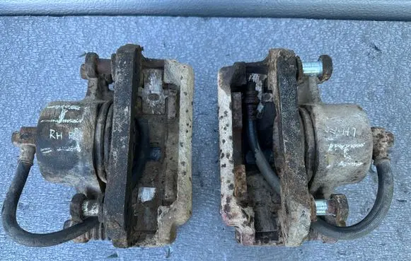 Nissan Patrol 160 Front brake caliper 41001C7811 41011C7811