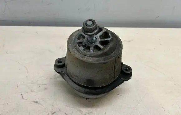 Porsche Cayenne (92A) Engine mount bracket 94837505003