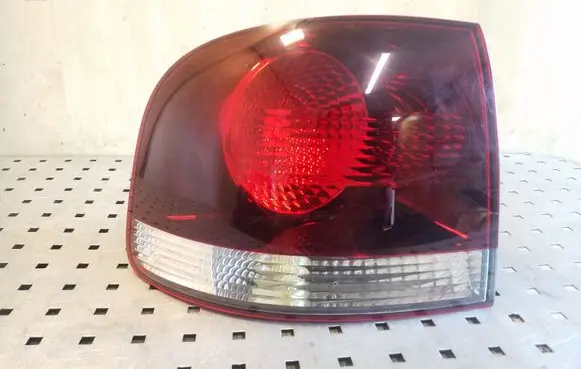 Volkswagen Touareg I Rear/tail lights 7L6945095R