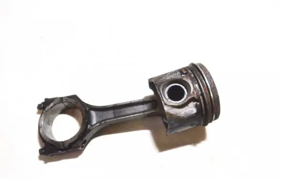 Ford Mondeo Mk III Piston with connecting rod 24879a