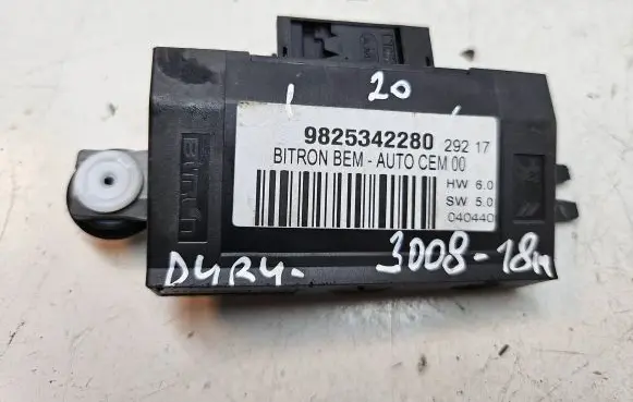 Peugeot 3008 II Door control unit/module 9825342280