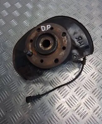 Mitsubishi Carisma Front wheel hub