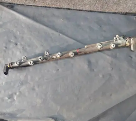 Fuel main line pipe