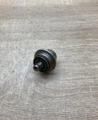 Volkswagen Polo IV 9N3 Fuel pressure regulator 06A133035