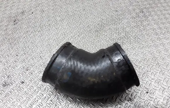 Volkswagen PASSAT B5.5 Intercooler hose/pipe 