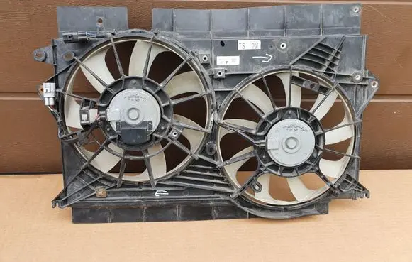 Toyota Avensis T270 Fan set 16040OR160 MF4227503773